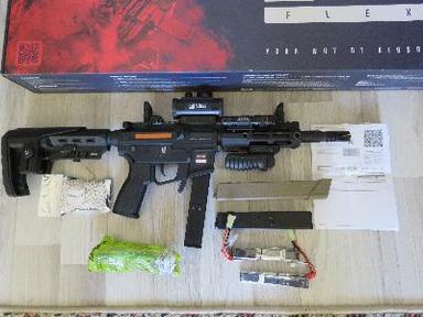 SPECNA ARMS SA-FX01 FLEX™ X-ASR AİRSOFT MOSFETLİ 2 ADET BATARYALI METAL REDDOTLU METAL ZUMLU FENERLİ 3 ADET ŞARJÖRLÜ 1 ADET KATLANIR EL TUTMA APARATLI FATURALI KUTULU