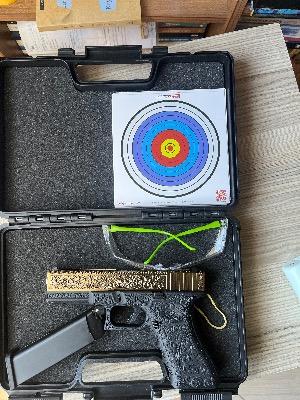 Glock 17 ivory sıfır gibi 1 haftalık.